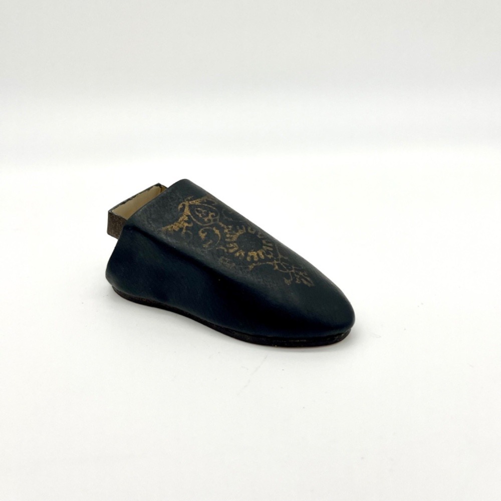 Roses Des Sables Vintage Leather Model Shoe Match Holder Novelty Gift Decor
